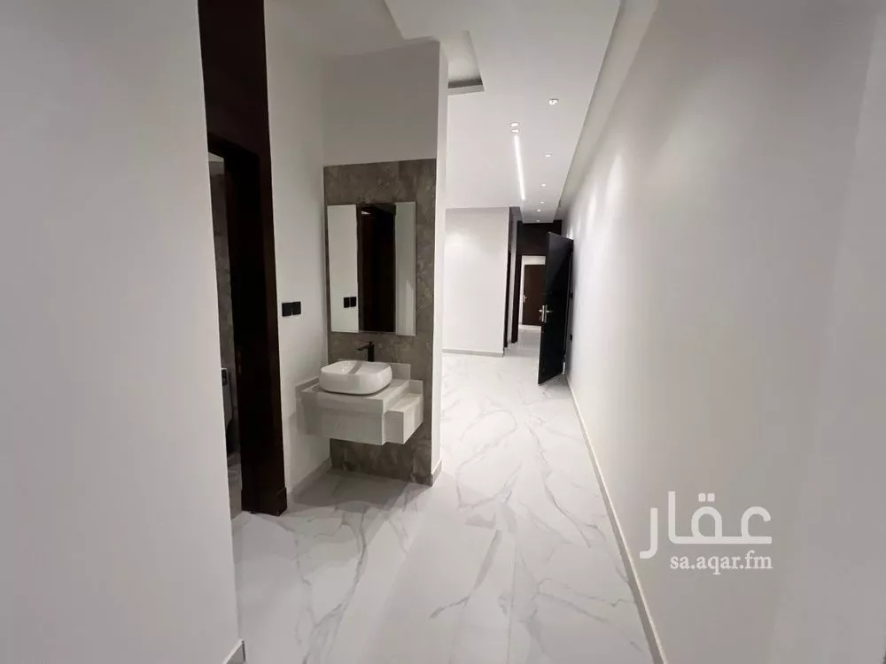 3 bedroom floor in Al Janadriyah 16