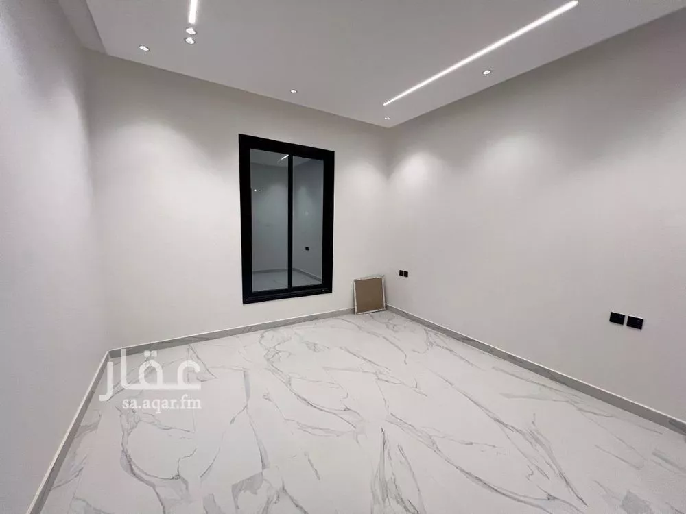 3 bedroom floor in Al Janadriyah 17