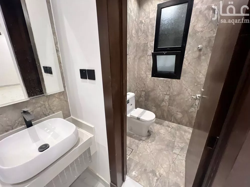 3 bedroom floor in Al Janadriyah 5