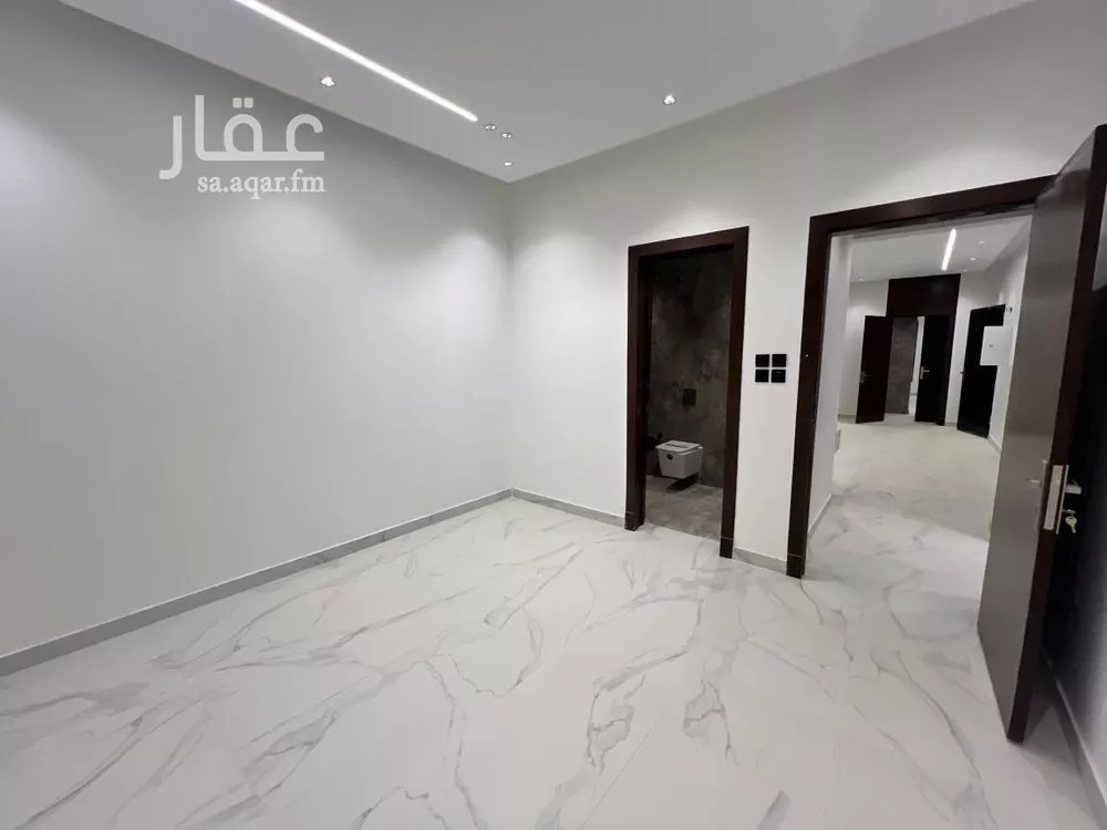 3 bedroom floor in Al Janadriyah 7