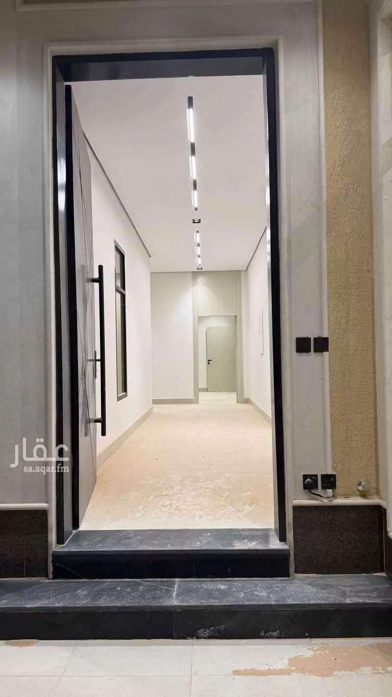 5 bedroom villa in Al Janadriyah 4