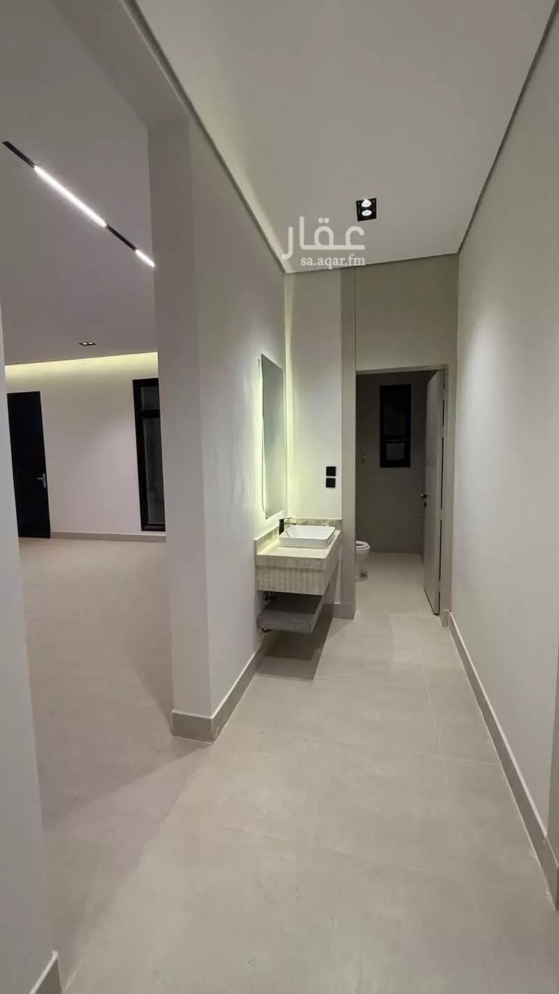 5 bedroom villa in Al Janadriyah 5