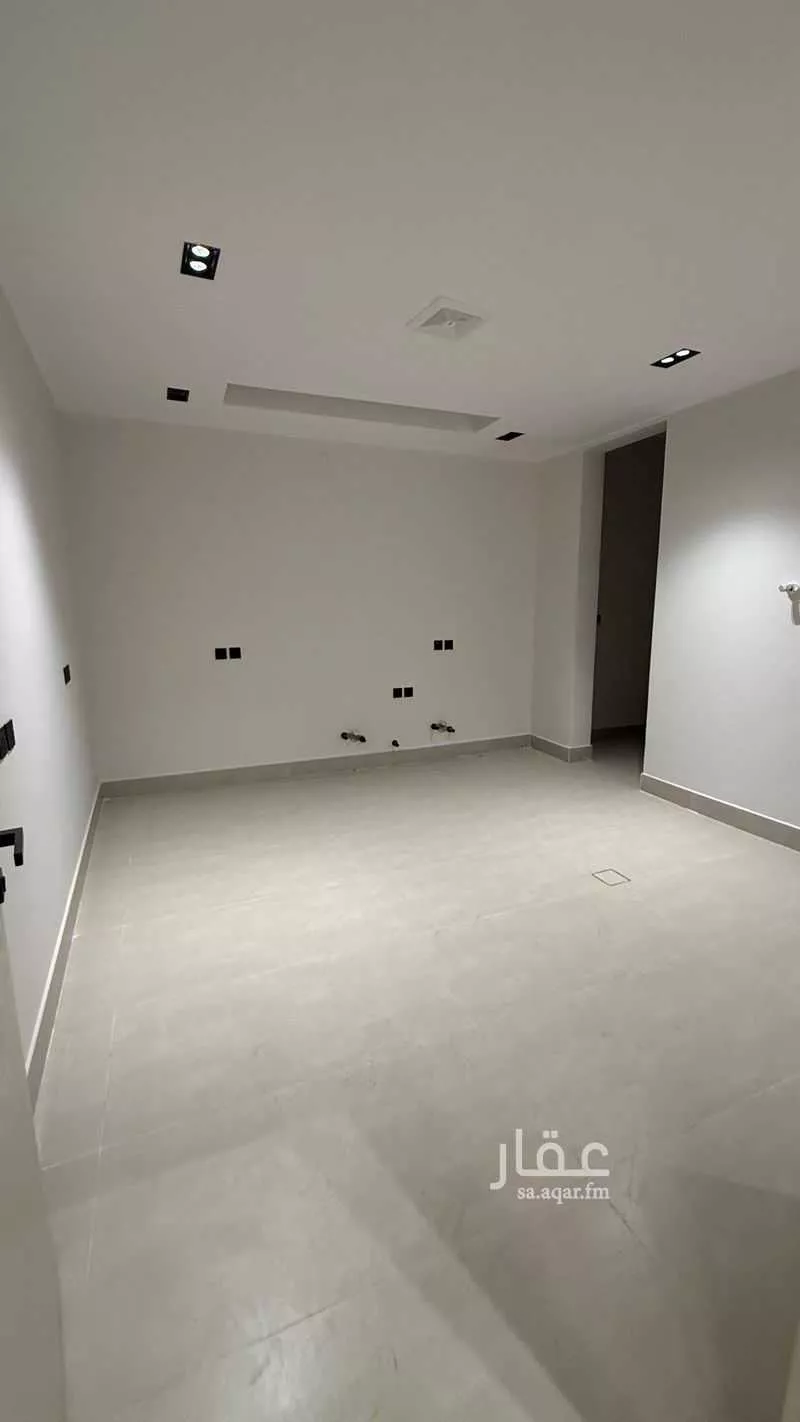 5 bedroom villa in Al Janadriyah 6