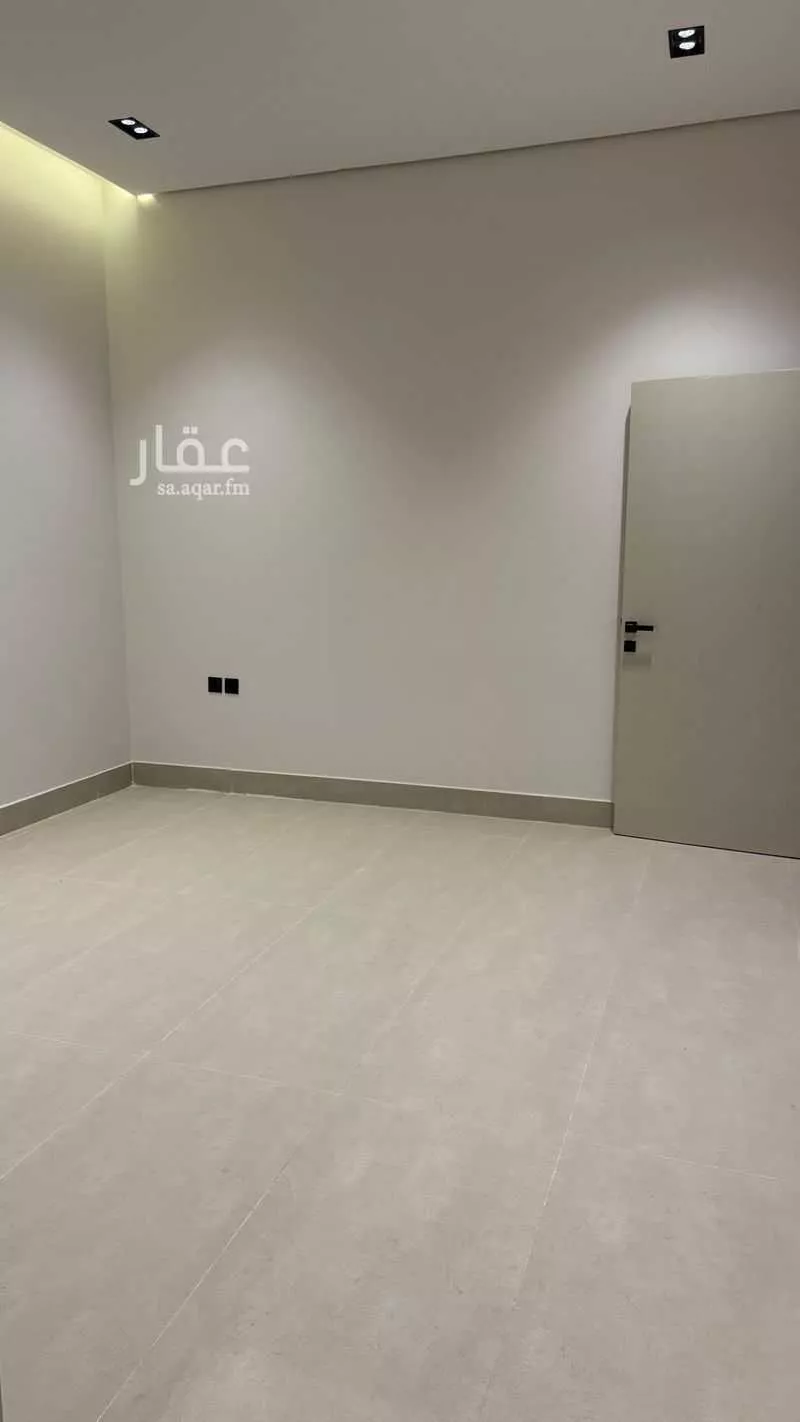 5 bedroom villa in Al Janadriyah 7
