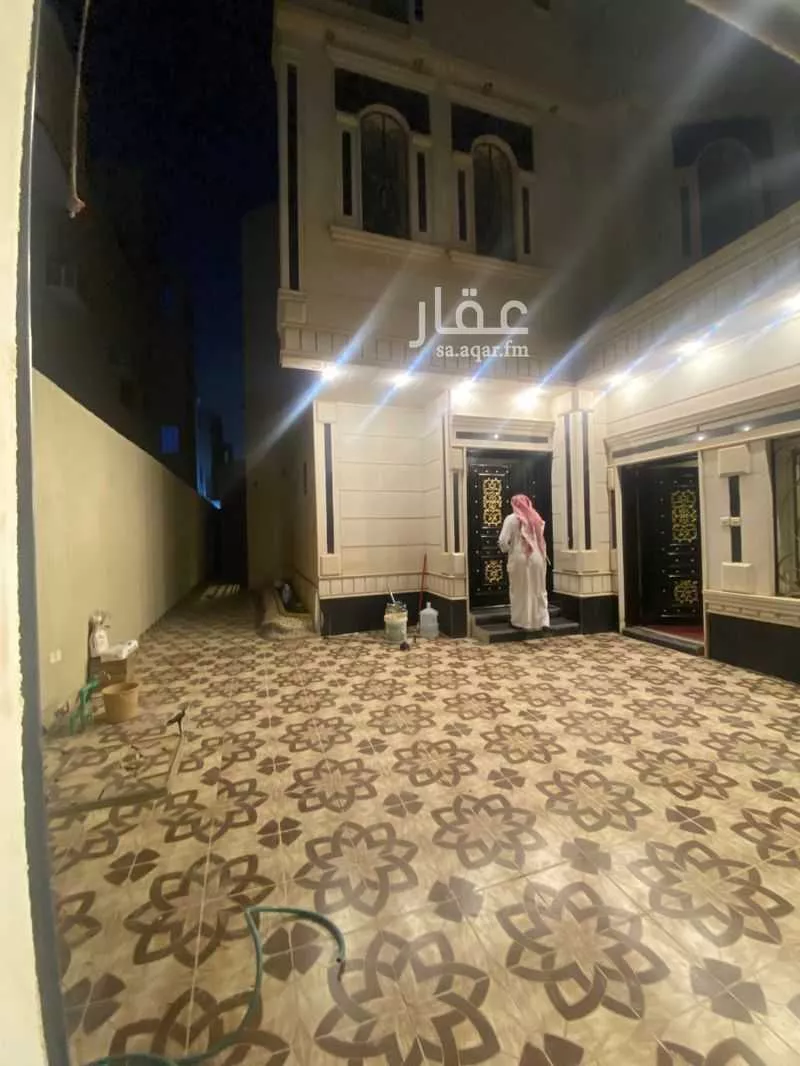 فيلا 4 غرف في الرمال 5