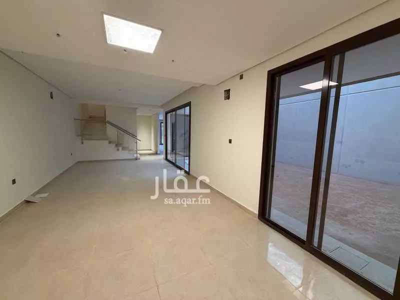 فيلا 5 غرف في العارض 13