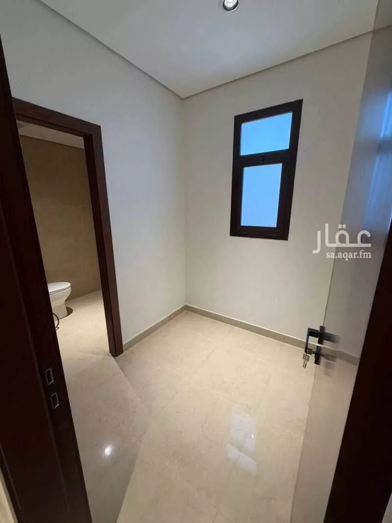 فيلا 5 غرف في العارض 10