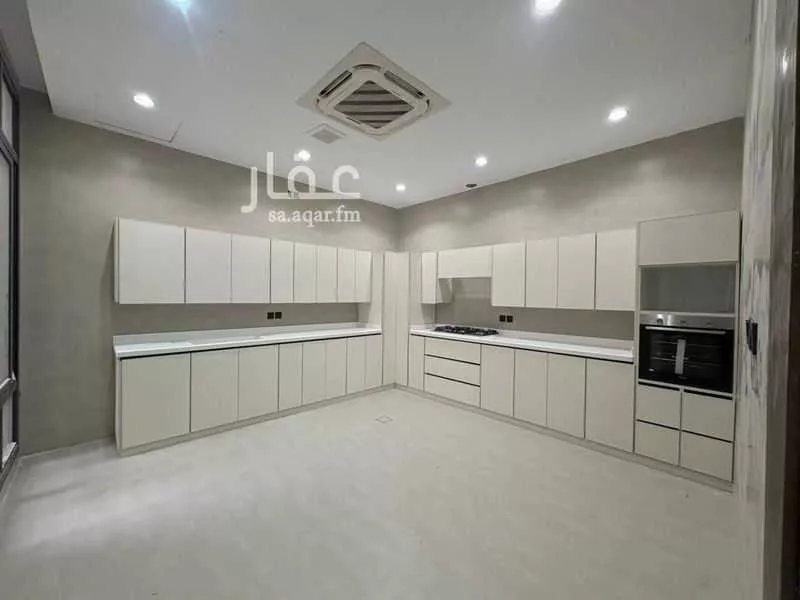7 bedroom villa in Al Mahdiyyah 2