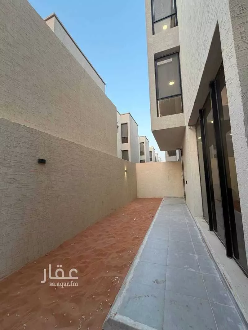 فيلا 4 غرف في العارض 2