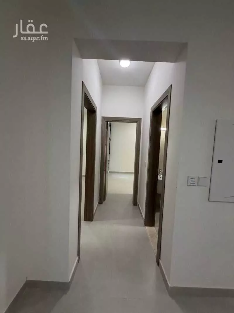 فيلا 4 غرف في العارض 10
