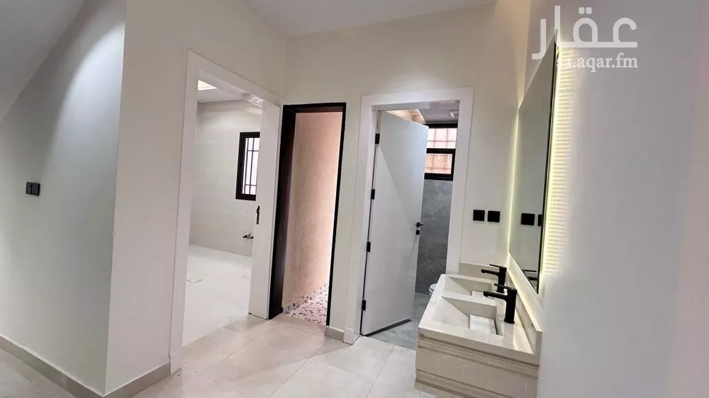 6 bedroom apartment in Tuwaiq, Riyadh 4