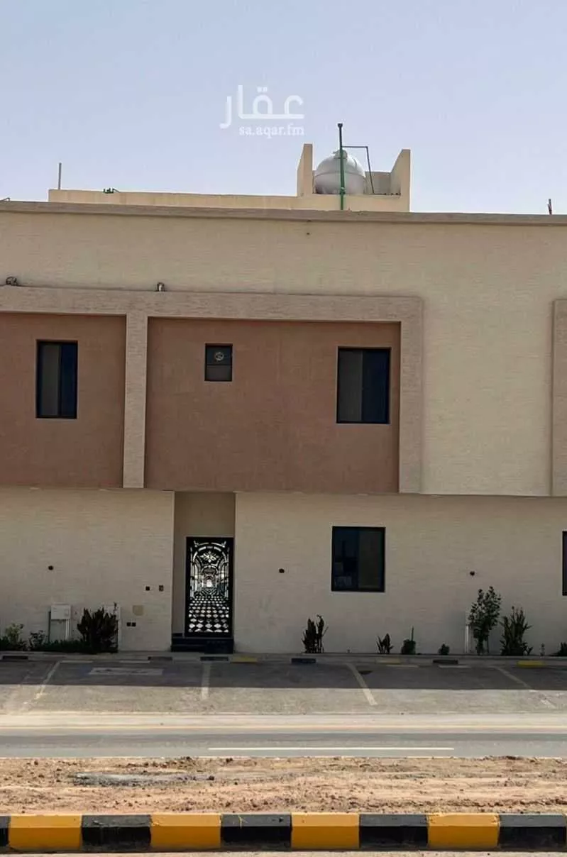 4 bedroom villa in Dhahrat Laban 3