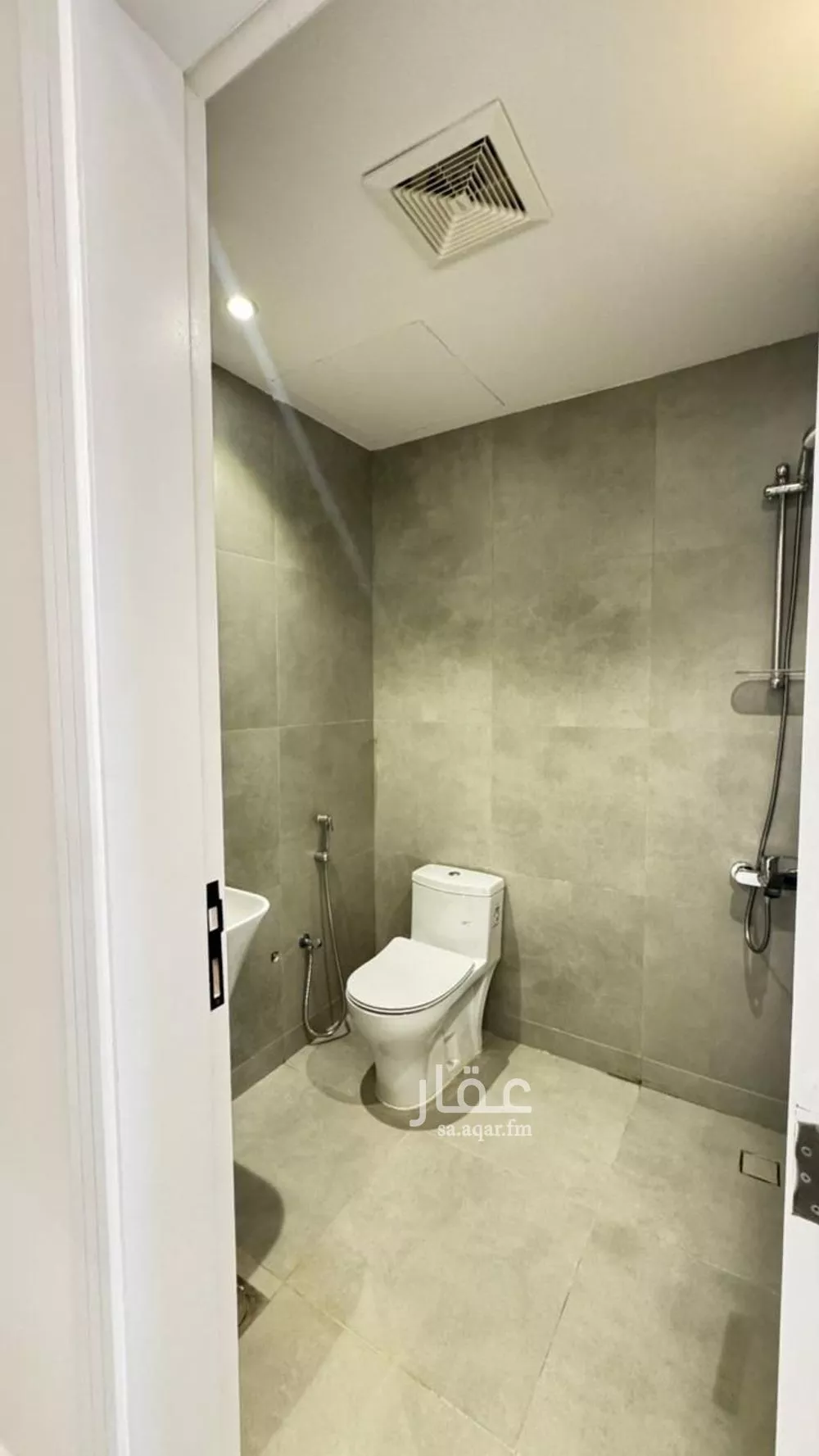 4 bedroom apartment in Dhahrat Laban 4
