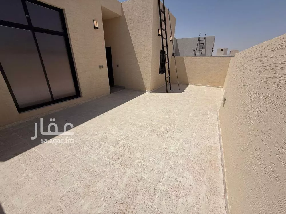 شقة 4 غرف في الرمال 3