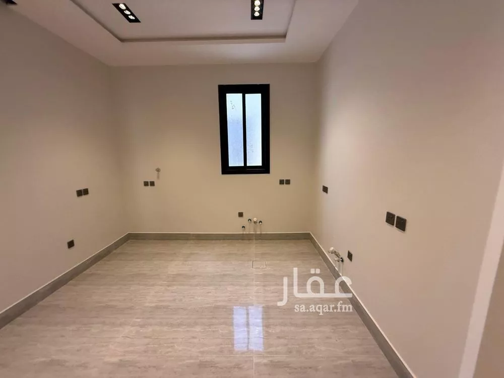 شقة 4 غرف في الرمال 5