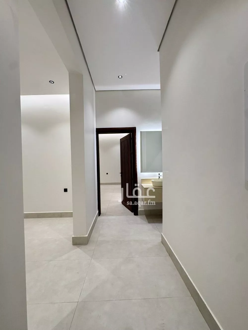 4 bedroom apartment in Dhahrat Laban 5