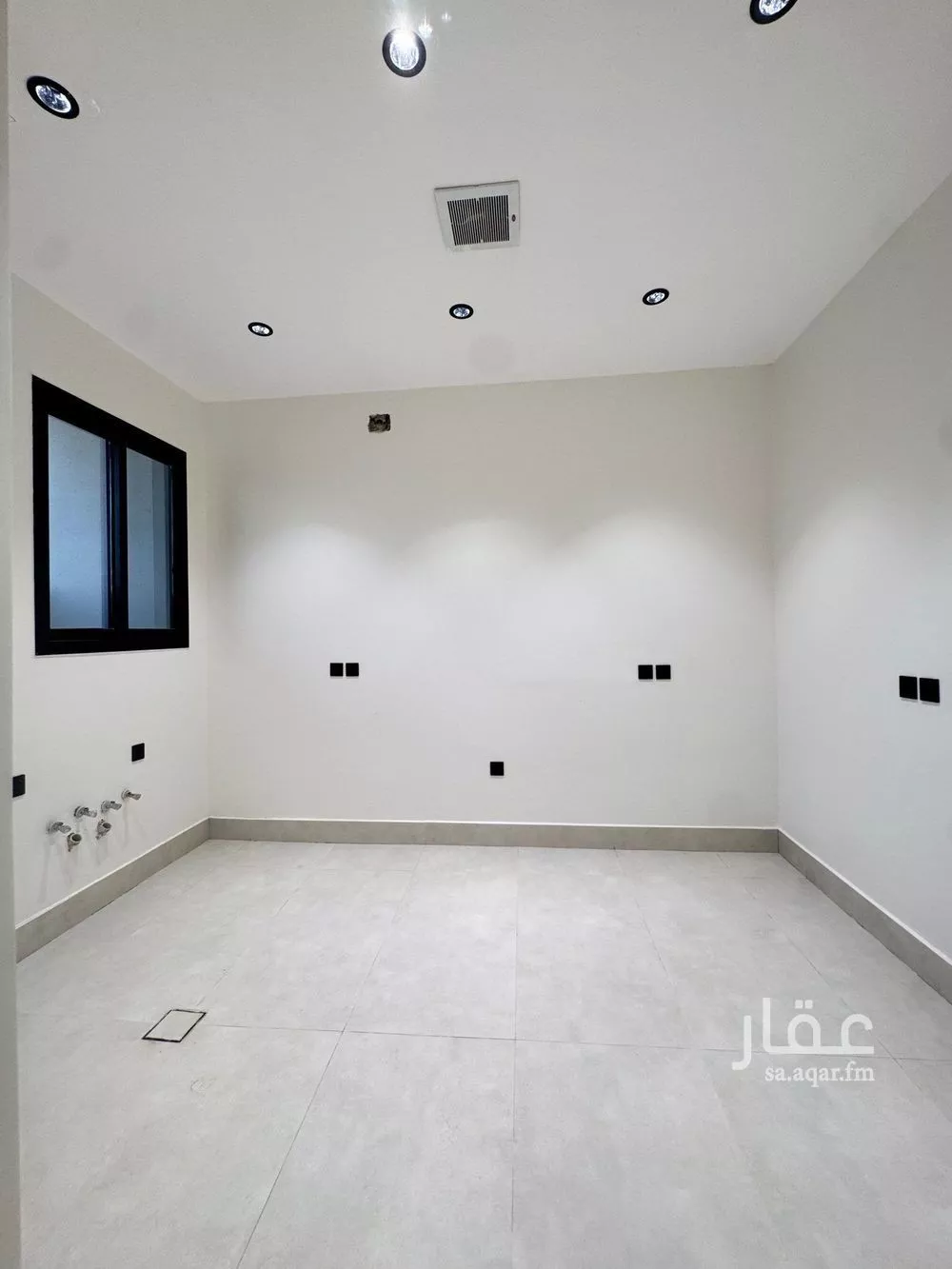 4 bedroom apartment in Dhahrat Laban 10