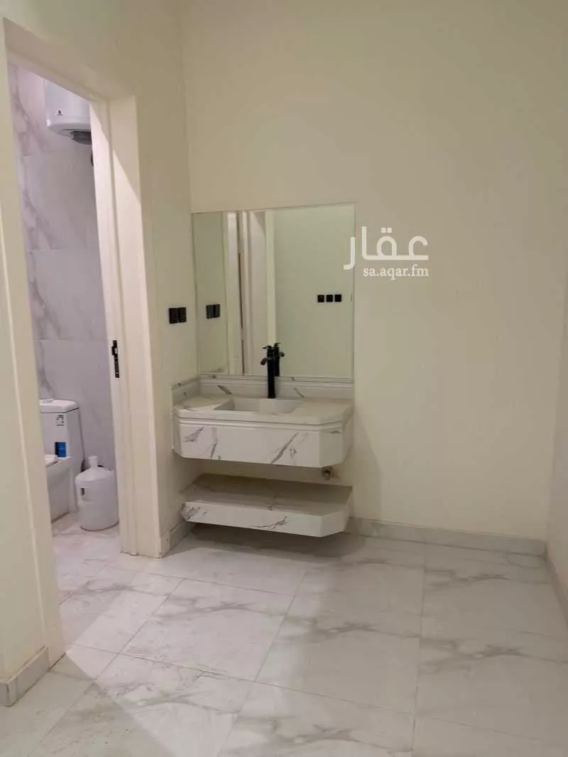 4 bedroom floor in Badr 8