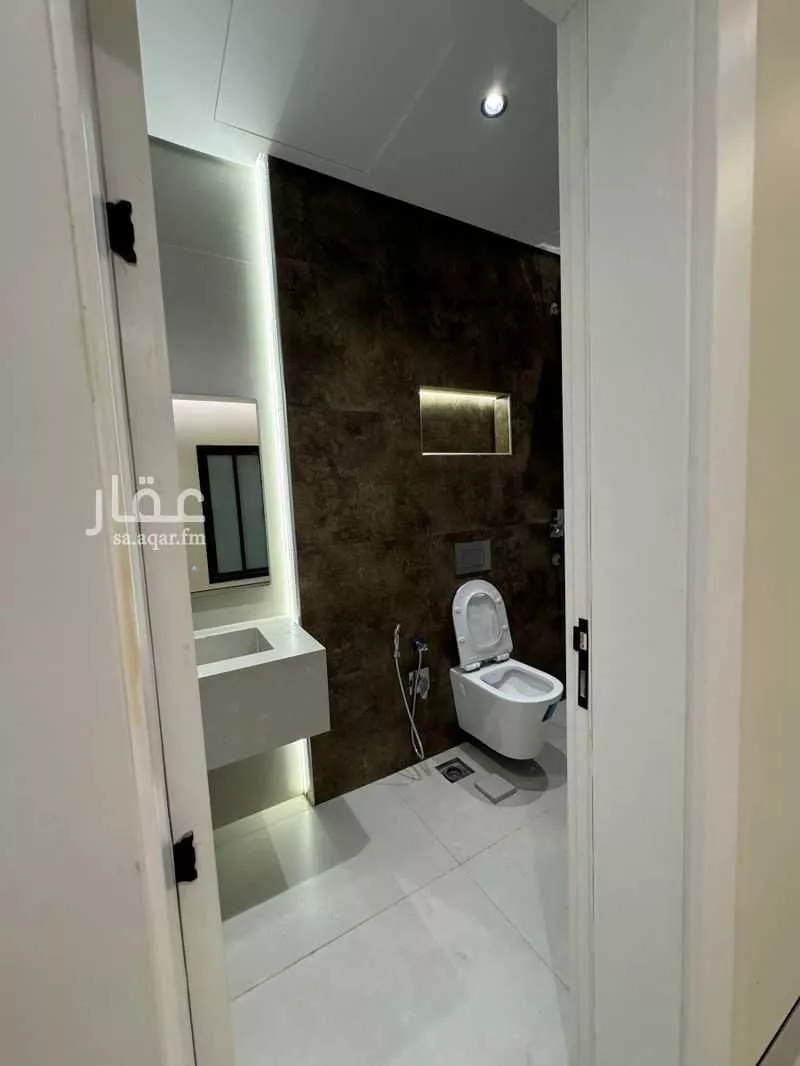 3 bedroom apartment in King Fahd, Riyadh 9