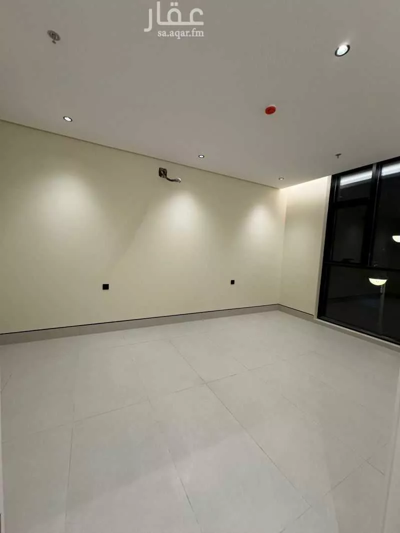 3 bedroom apartment in King Fahd 4