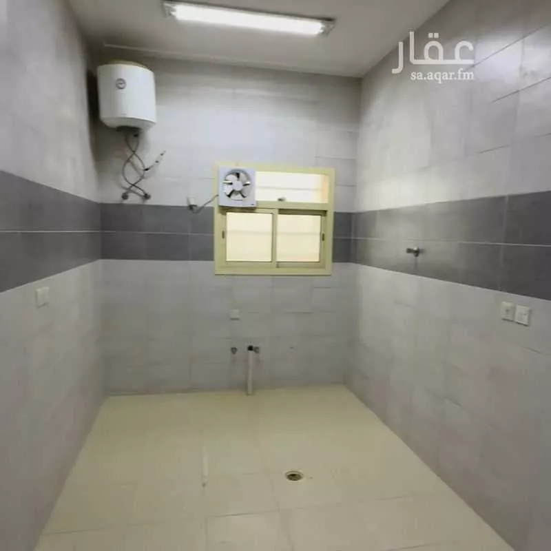 3 bedroom floor in Al Aziziyah 4