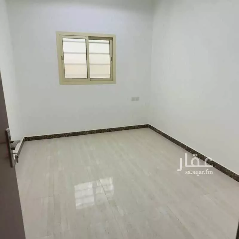 3 bedroom floor in Al Aziziyah 5