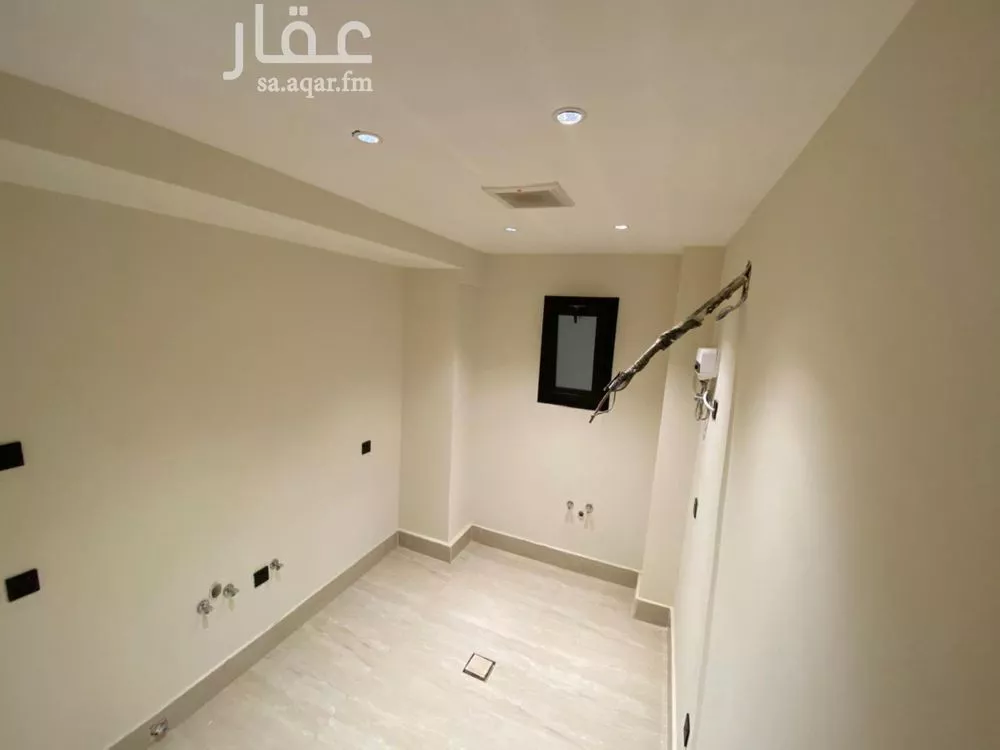 شقة 3 غرف في الملقا 10