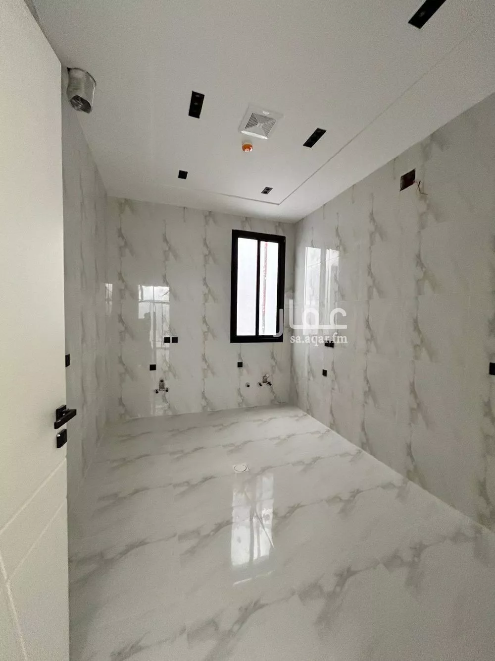 4 bedroom apartment in Al Zahrah 6