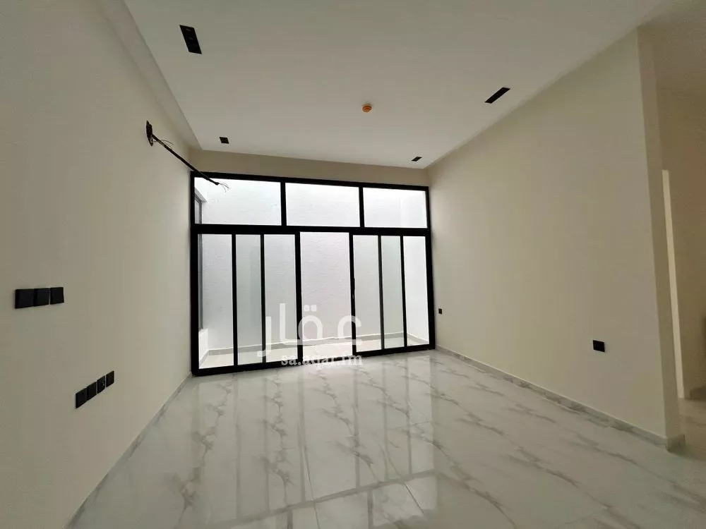4 bedroom apartment in Al Zahrah 7
