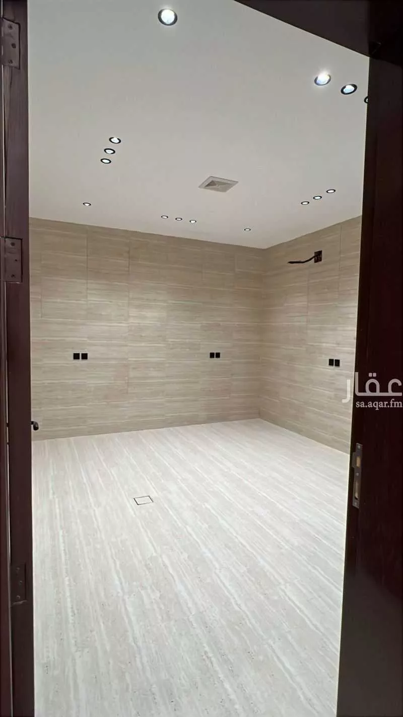 5 bedroom apartment in Al Maizilah 3