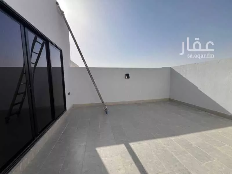 3 bedroom floor in Al Qairawan 8
