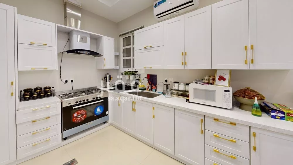 3 bedroom apartment in Al Malqa 4