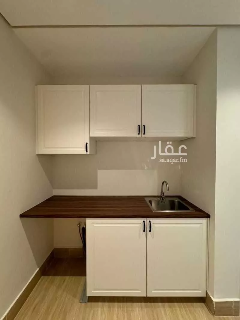 3 bedroom apartment in Al Ghadir 6