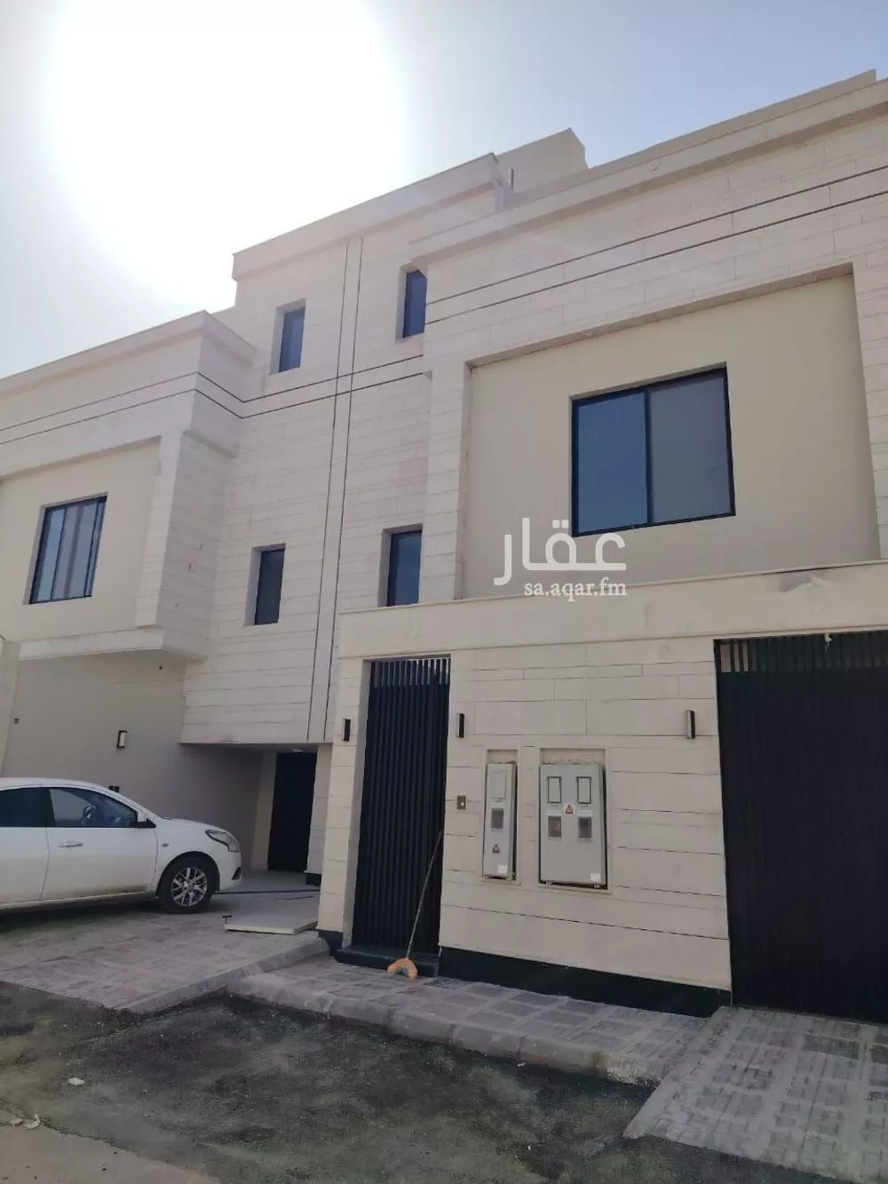 3 bedroom floor in Al Janadriyah 17