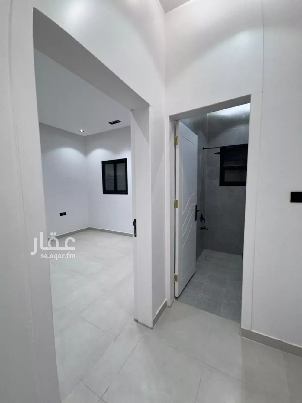 3 bedroom floor in Al Janadriyah 9