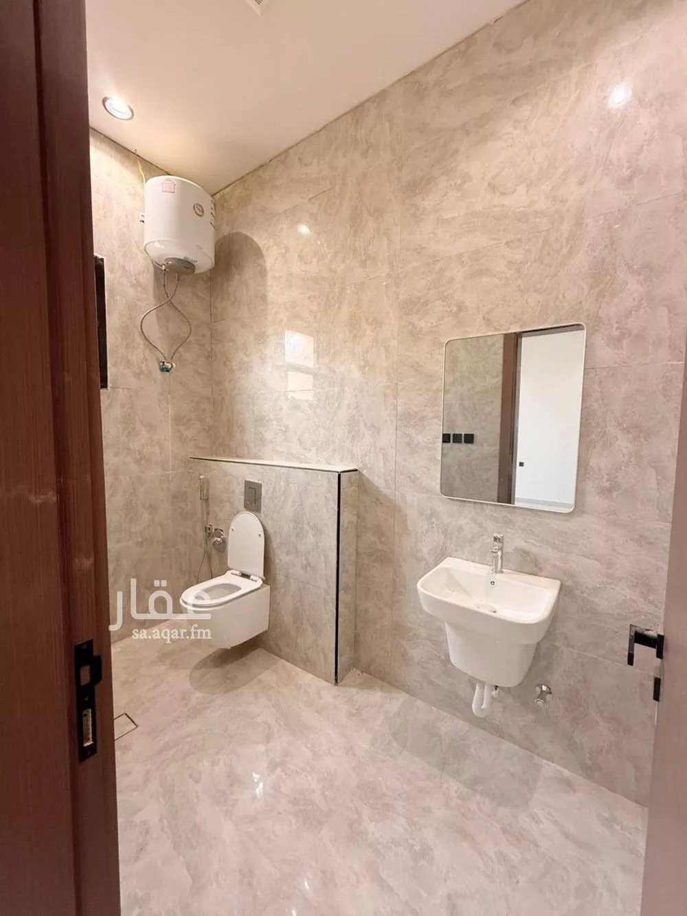 شقة 4 غرف في عكاظ 10