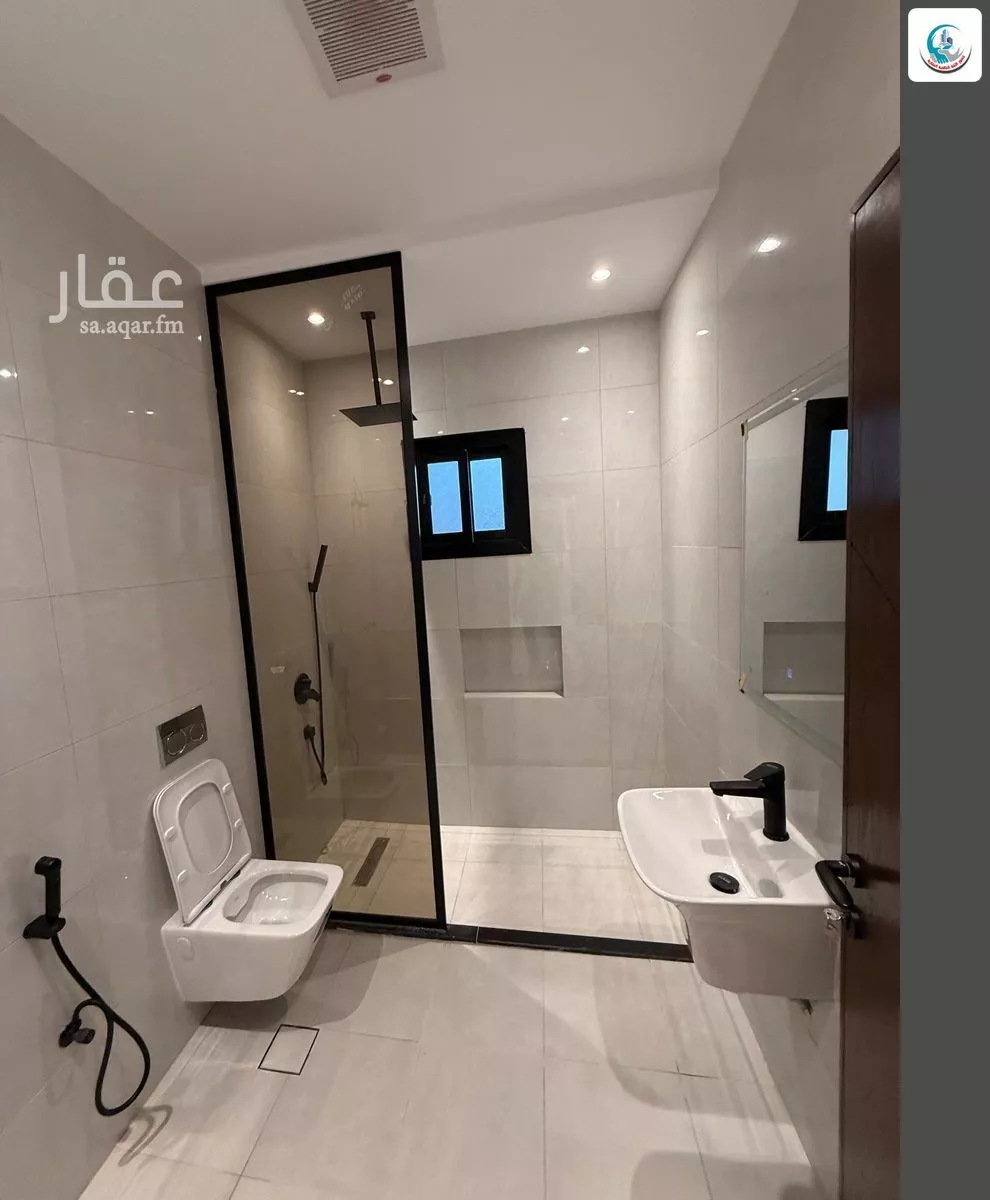 شقة 6 غرف في الرمال 11