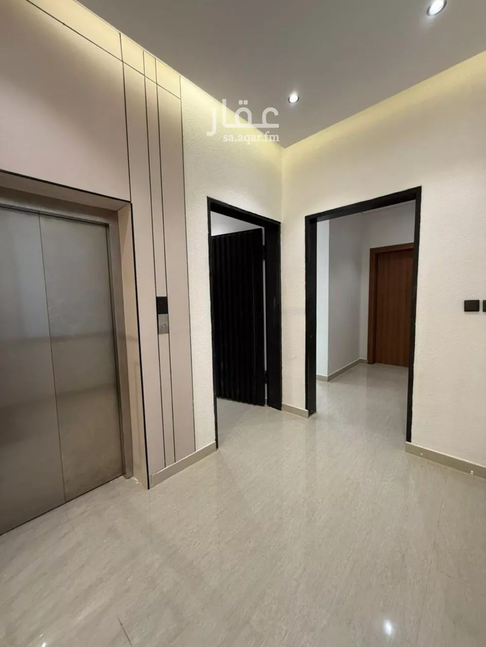 5 bedroom apartment in Al Janadriyah 4