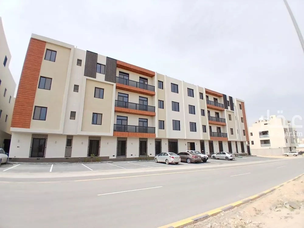 4 bedroom apartment in Al Hazm 9