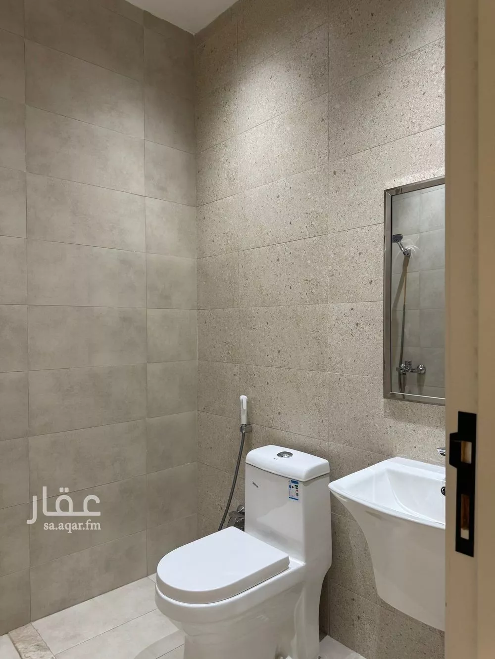 شقة 3 غرف في العارض 8