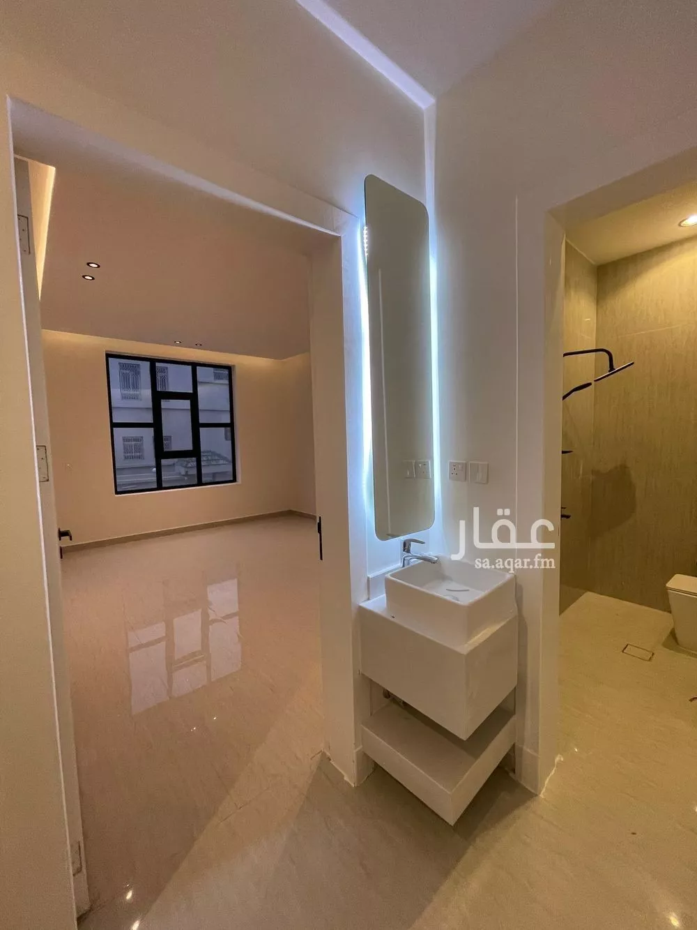 6 bedroom apartment in Al Hazm 5