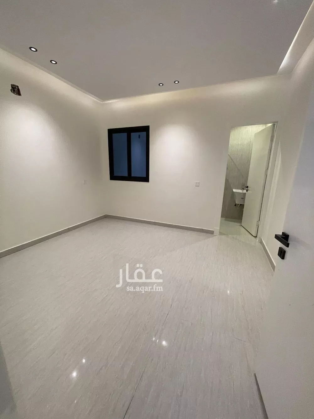 6 bedroom apartment in Al Hazm 8