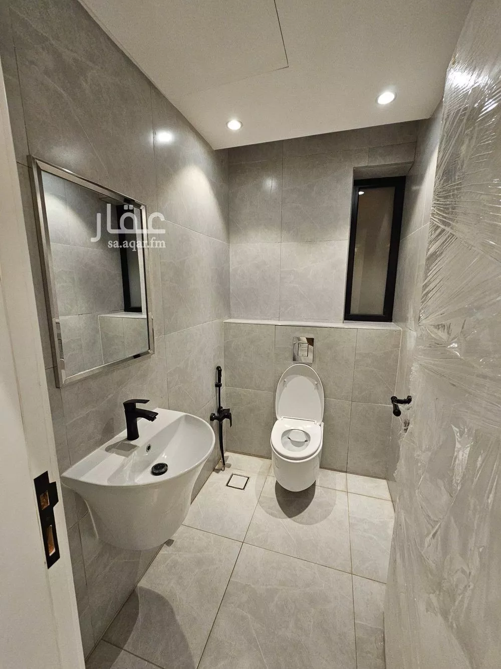 3 bedroom apartment in Al Yarmouk 6