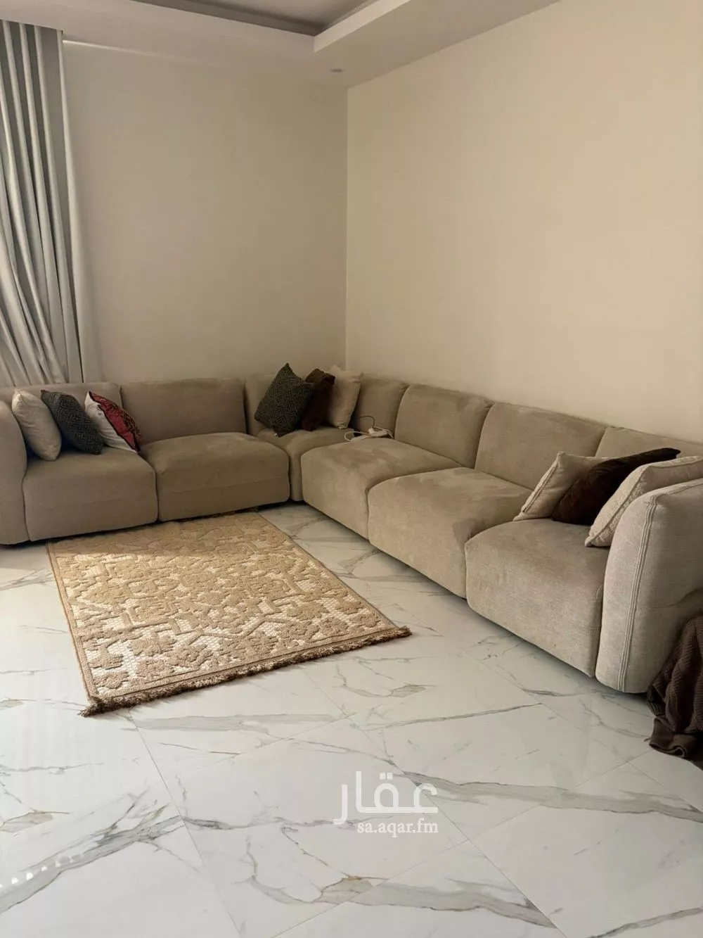 شقة 3 غرف في الملقا 2