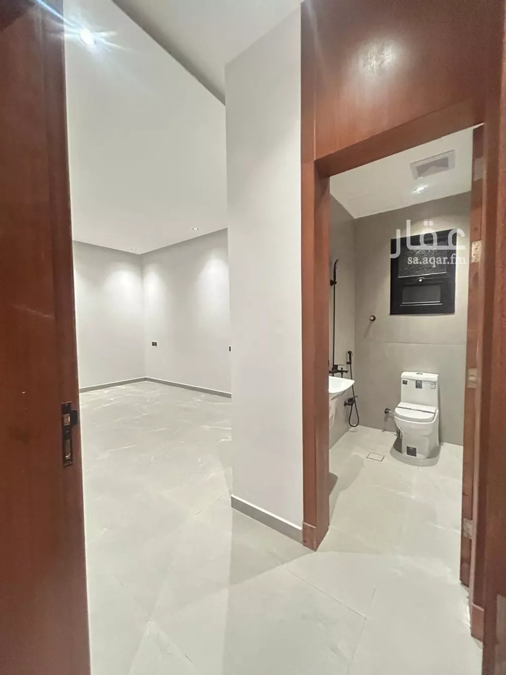 3 bedroom floor in Al Janadriyah 7