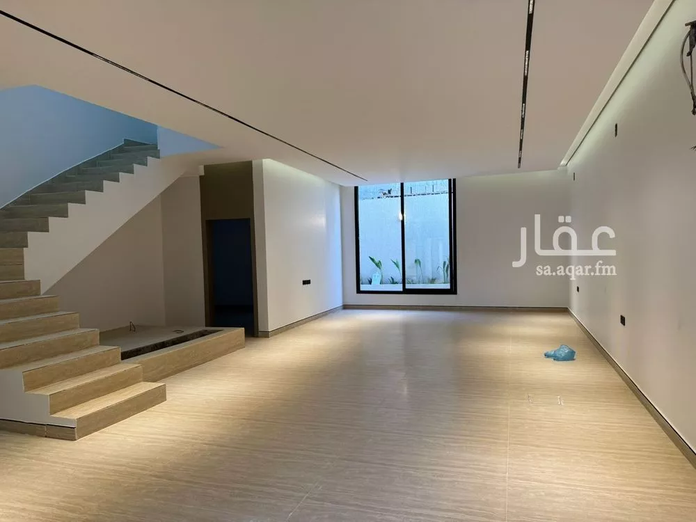 شقة 4 غرف في الشرق 8