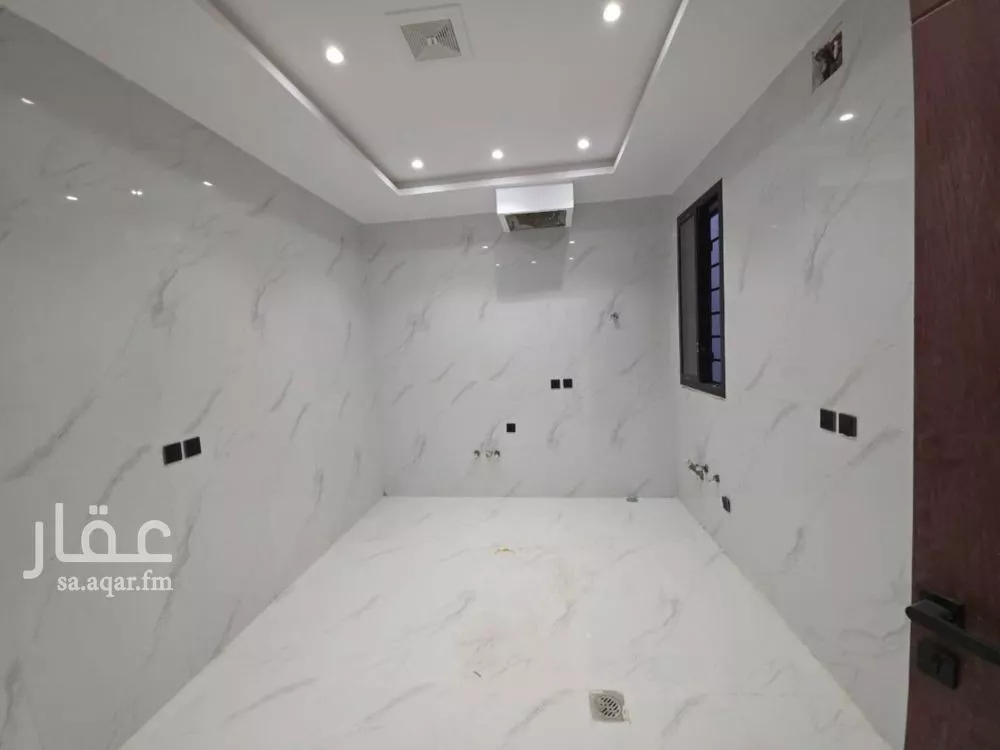 4 bedroom apartment in Al Marwa 5