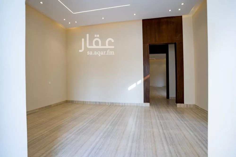 6 bedroom apartment in Al Rimal 15