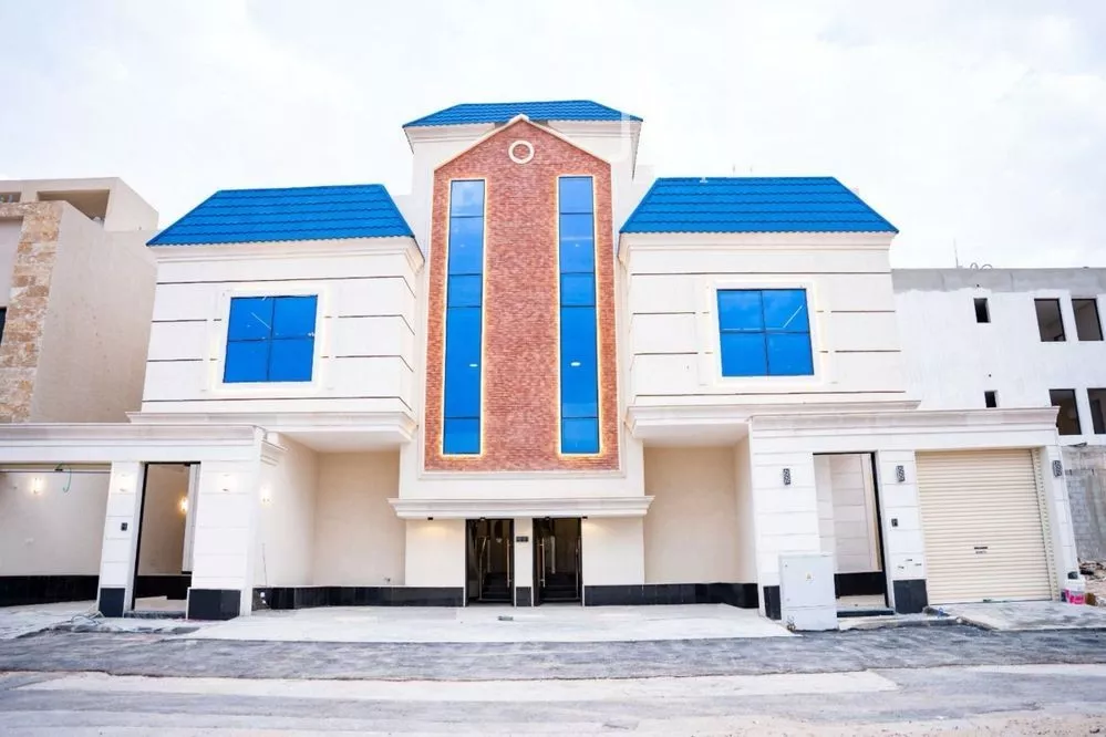 6 bedroom apartment in Al Rimal 17