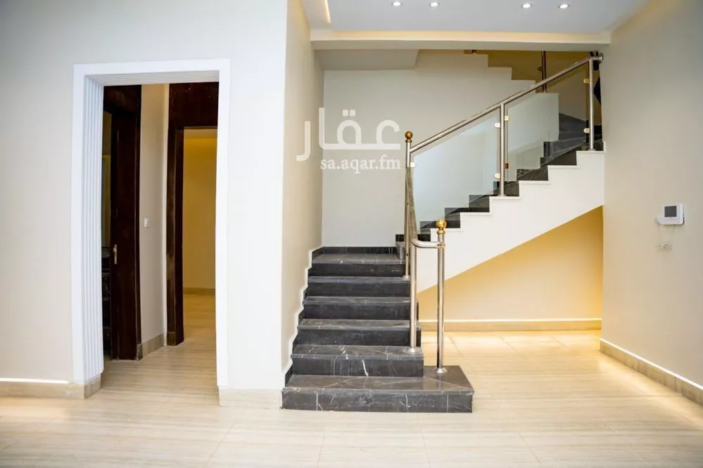 6 bedroom apartment in Al Rimal 22